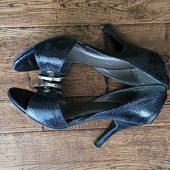 Like New Merona Size 5.5 Black Heels with Silver Buckle and detailing - Picture 6 of 9